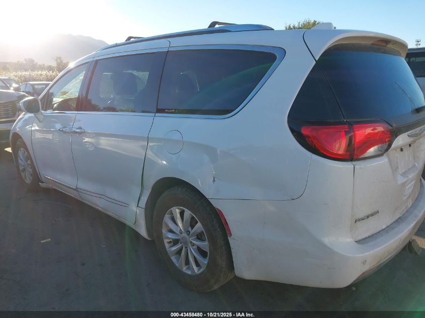 2018 Chrysler Pacifica Touring L VIN: 2C4RC1BG2JR110246 Lot: 43458480