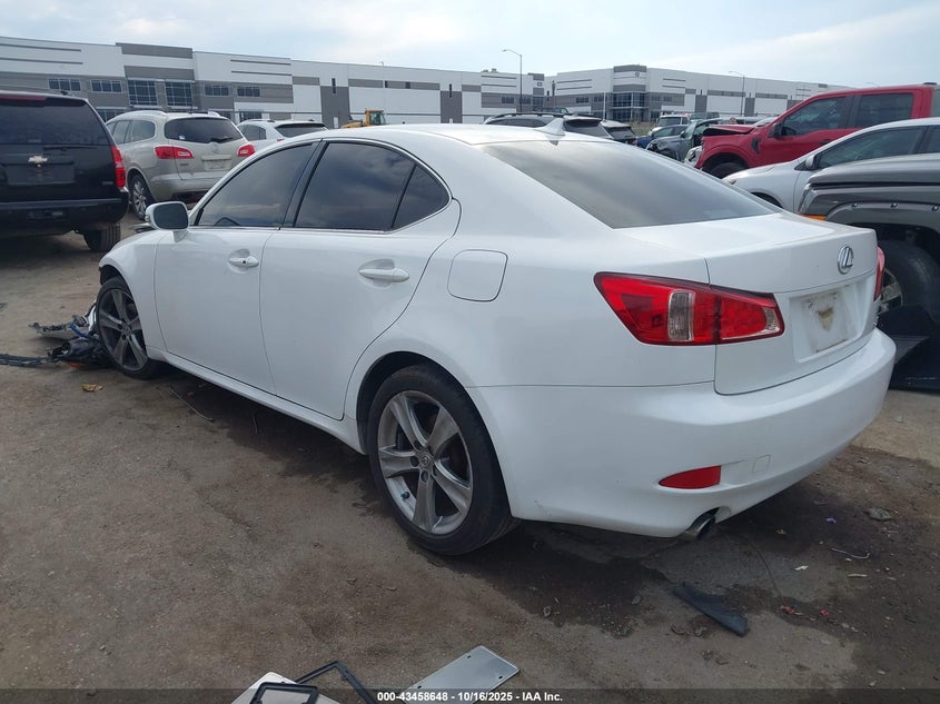 JTHBF5C25C5167865 2012 LEXUS IS photo no. 3