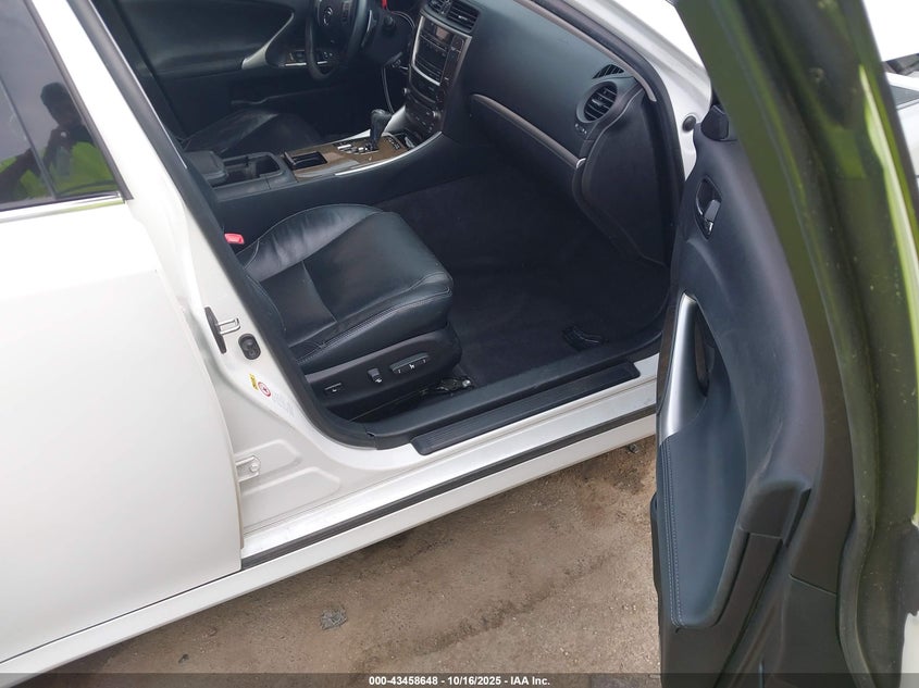 JTHBF5C25C5167865 2012 LEXUS IS photo no. 5