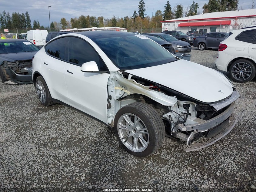 2022 TESLA MODEL Y LONG RANGE DUAL MOTOR ALL-WHEEL DRIVE - 7SAYGAEE6NF516268