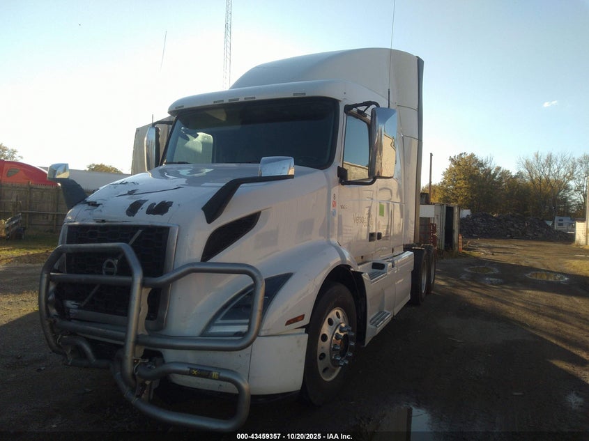 4V4WC9EG4LN248291 2020 VOLVO  photo no. 2