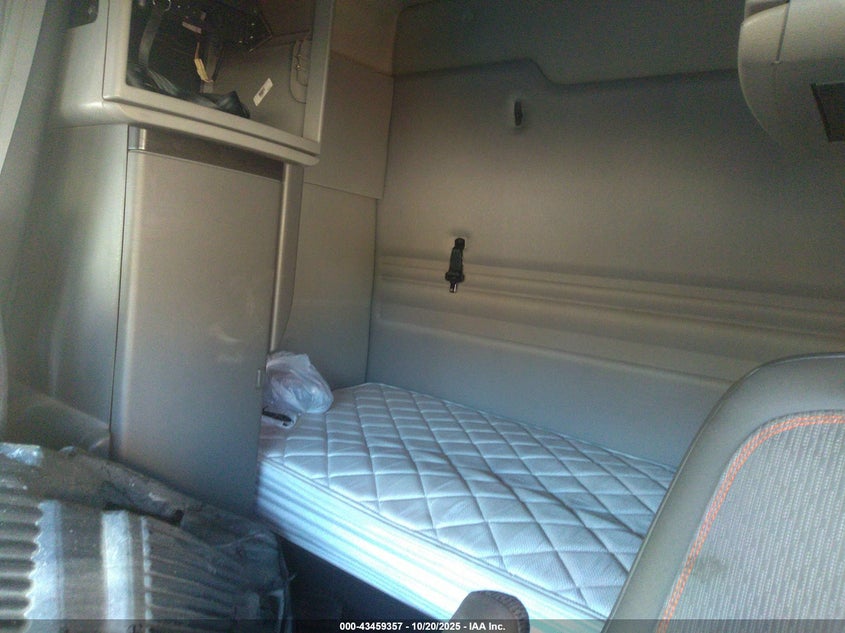 4V4WC9EG4LN248291 2020 VOLVO  photo no. 7