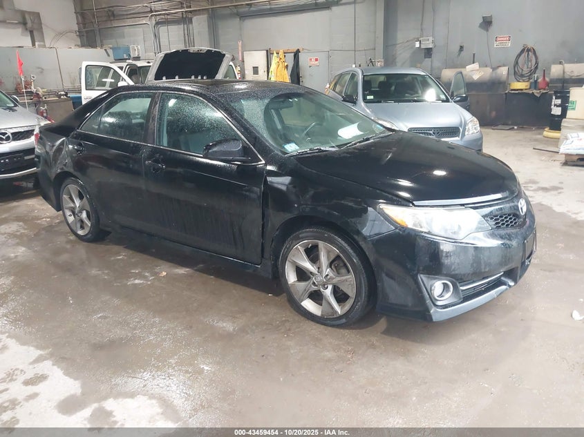 TOYOTA CAMRY SE SPORT