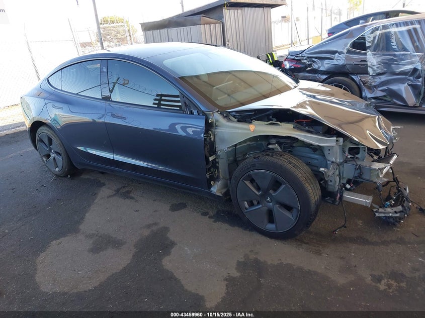 TESLA MODEL 3 REAR-WHEEL DRIVE