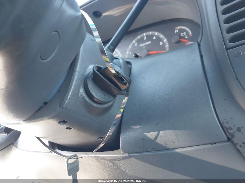 2000 Ford Expedition Xlt VIN: 1FMRU1563YLC44164 Lot: 43460145