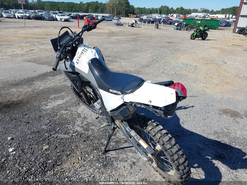 MLHND1671P5000278 2023 HONDA CRF photo no. 3