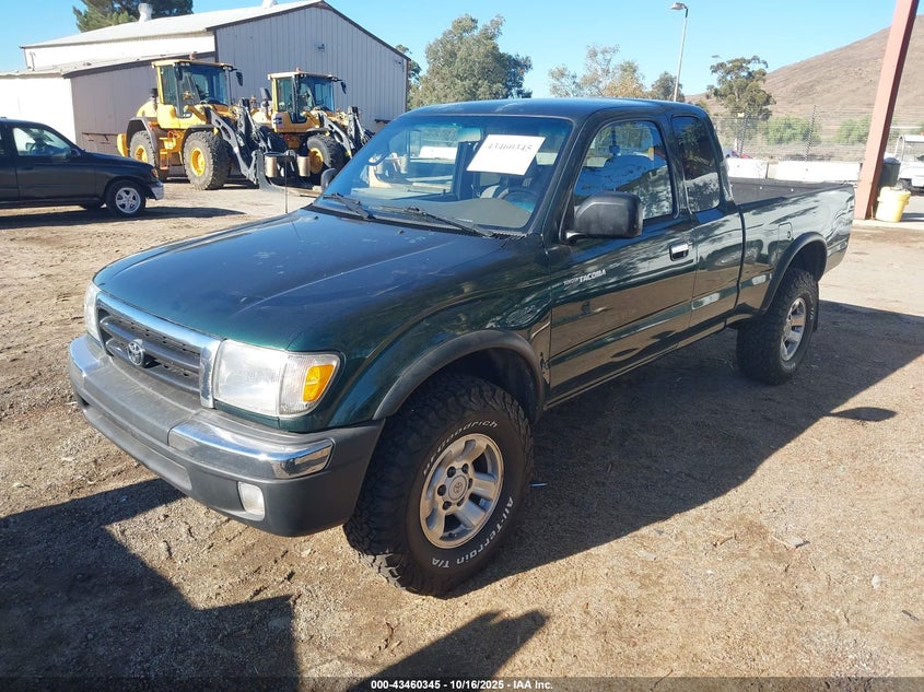 5TEWN72N7YZ716029 2000 TOYOTA TACOMA photo no. 2