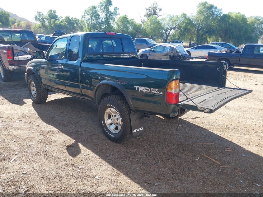 5TEWN72N7YZ716029 2000 TOYOTA TACOMA photo no. 3
