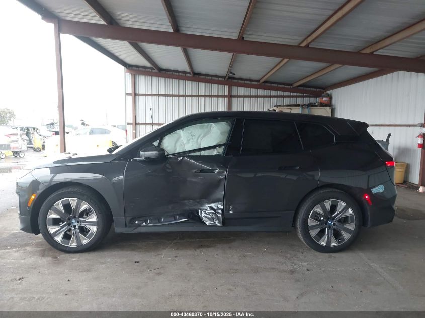 2025 BMW Ix xDrive50 VIN: WB523CF05SCU44576 Lot: 43460370
