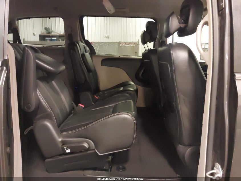 2015 Chrysler Town & Country Touring-L VIN: 2C4RC1CG2FR673514 Lot: 43460476