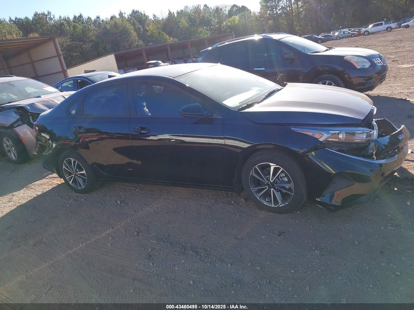 VIN 3KPF24AD7RE778832 2024 KIA FORTE LXS