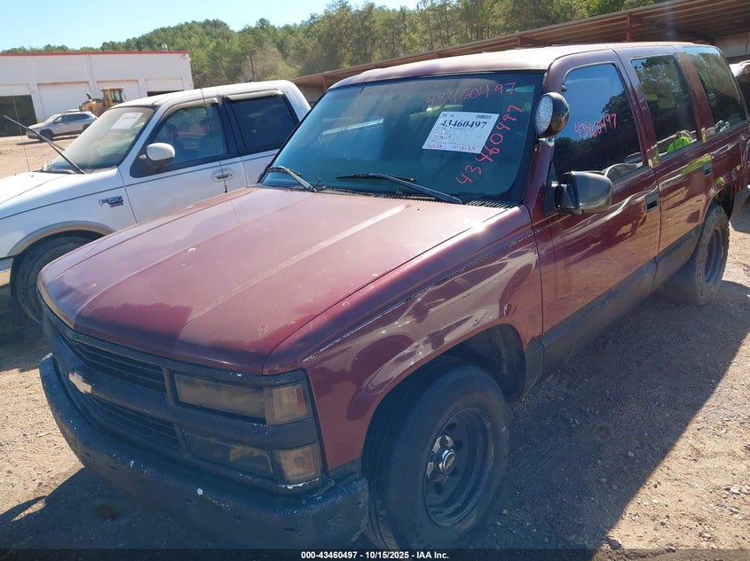 1GNEC13R0WR128621 1998 CHEVROLET TAHOE photo no. 2