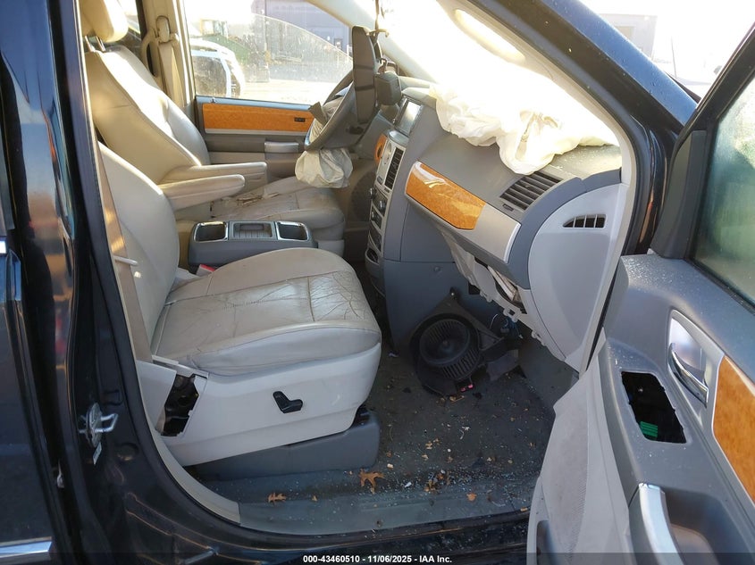 2A4RR7DX5AR386378 2010 CHRYSLER TOWN & COUNTRY photo no. 5