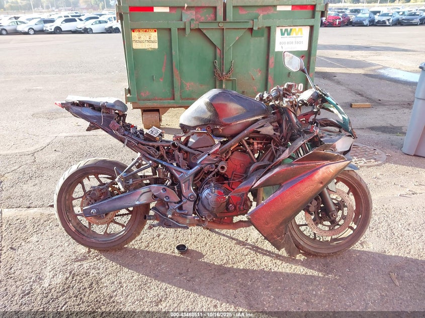 2017 YAMAHA YZFR3 A MH3RH15Y1HK001700