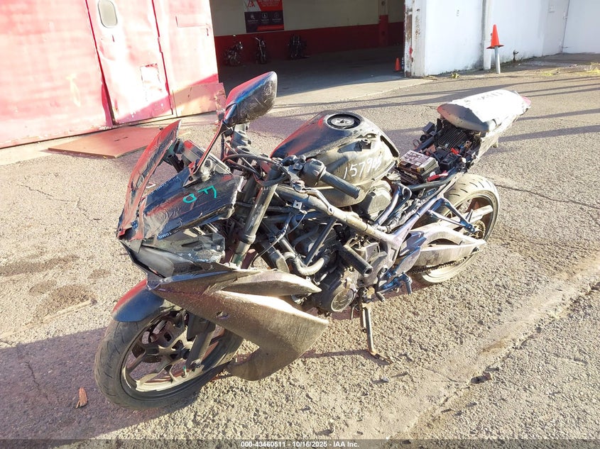 2017 YAMAHA YZFR3 A MH3RH15Y1HK001700