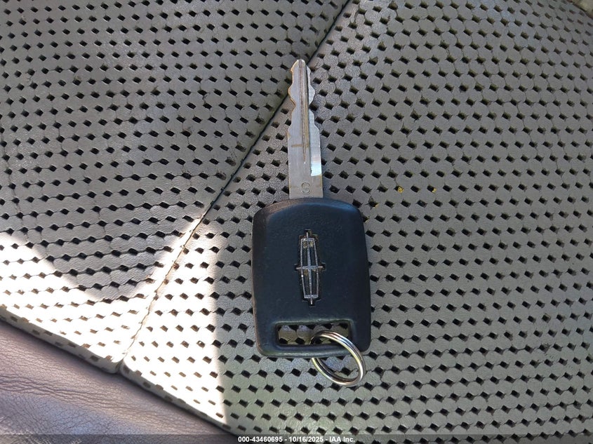 2008 Lincoln Navigator VIN: 5LMFU28578LJ15823 Lot: 43460695