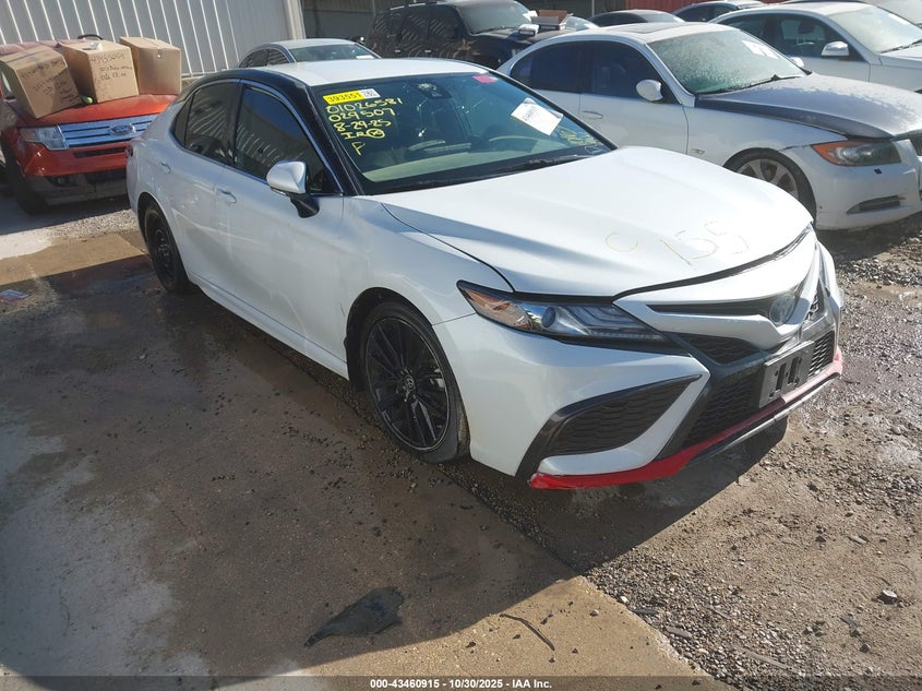 TOYOTA CAMRY HYBRID XSE HYBRID