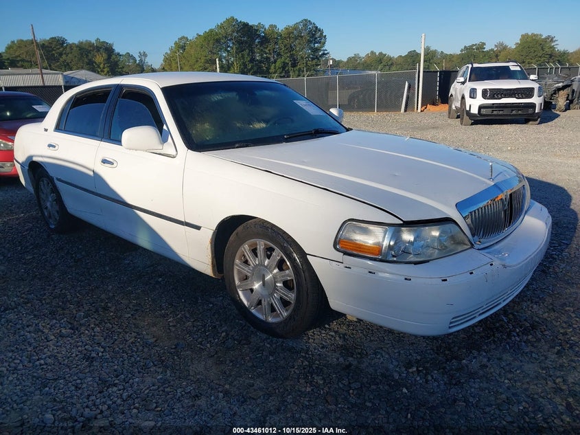 Vin: 2lnbl8cv6ax615754, lot: 43955893, lincoln town car signature limited 2010 img_1