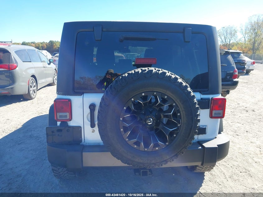 2016 JEEP WRANGLER UNLIMITED SPORT 1C4BJWDG6GL127649