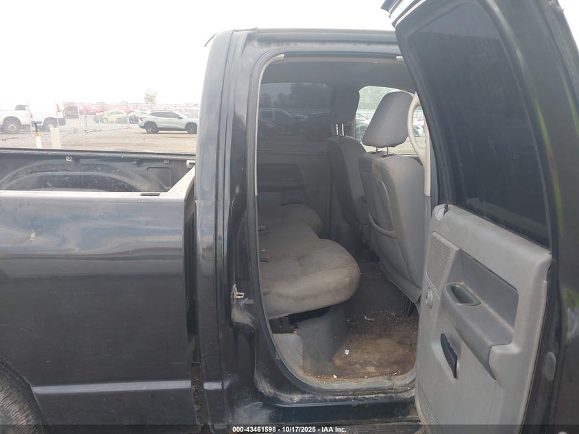 2007 Dodge Ram 1500 Slt/Trx4 Off Road/Sport VIN: 1D7HU18277S239603 Lot: 43461598