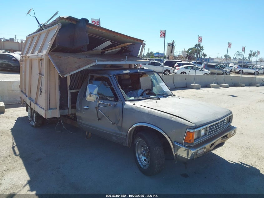 JN6ND05H9FW000820 1985 Nissan 720 Cab Chassis auction photo 1