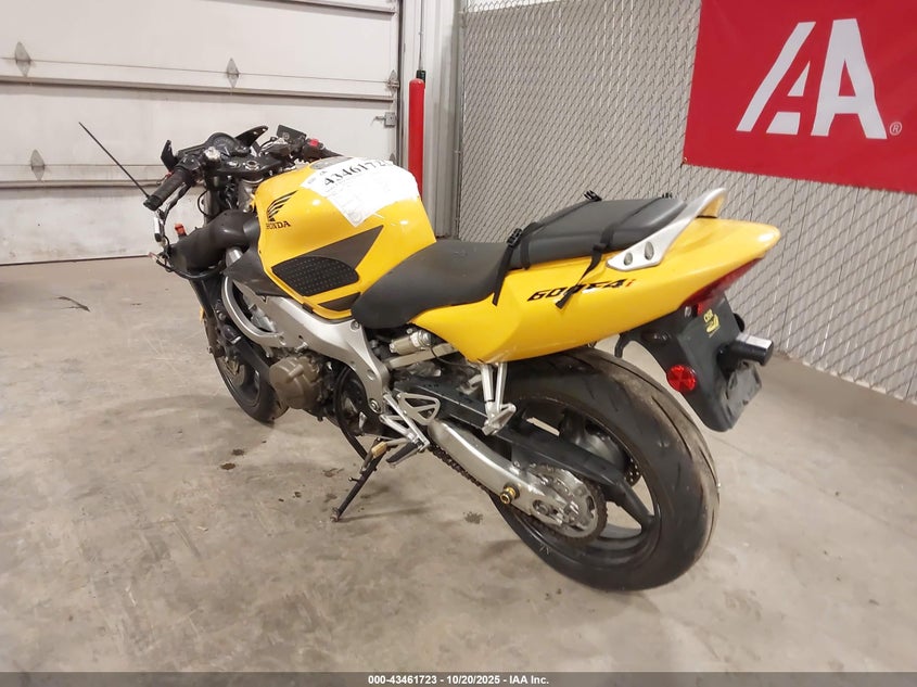 JH2PC35086M702057 2006 HONDA CBR photo no. 3