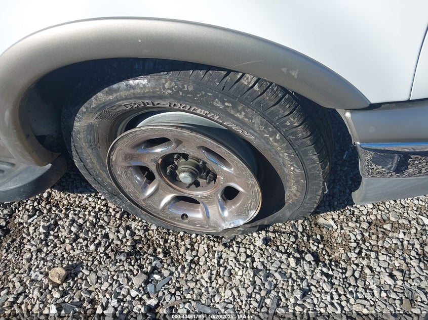 2001 Ford F-150 Harley-Davidson Edition/King Ranch Edition/Lariat/Xlt VIN: 1FTRW07L11KB68788 Lot: 43461795