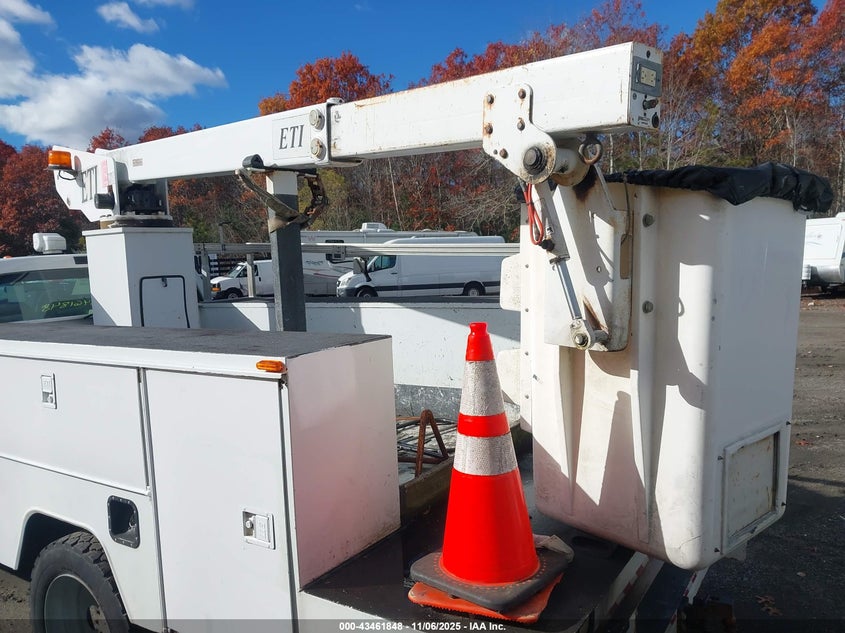 2008 Ford F-450 Chassis Xl/Xlt VIN: 1FDXF46Y28EA36249 Lot: 43461848