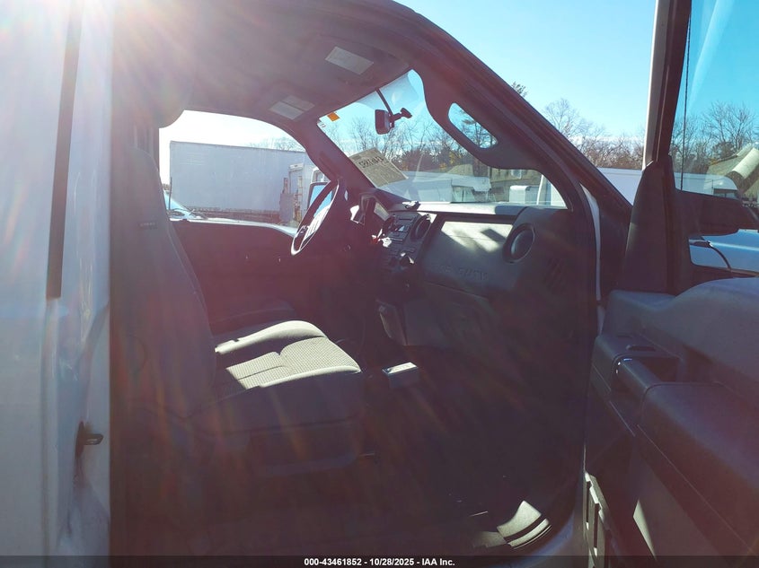 2016 Ford F-450 Chassis Xl VIN: 1FDUF4GTXGED32883 Lot: 43461852