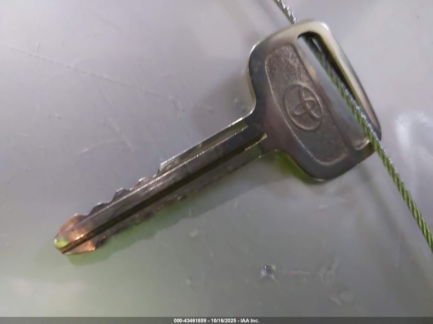 2001 Toyota Camry Le VIN: JT2BG22K110594901 Lot: 43461859