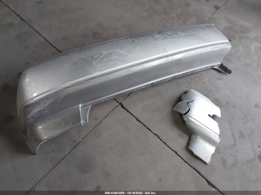 2001 Toyota Camry Le VIN: JT2BG22K110594901 Lot: 43461859