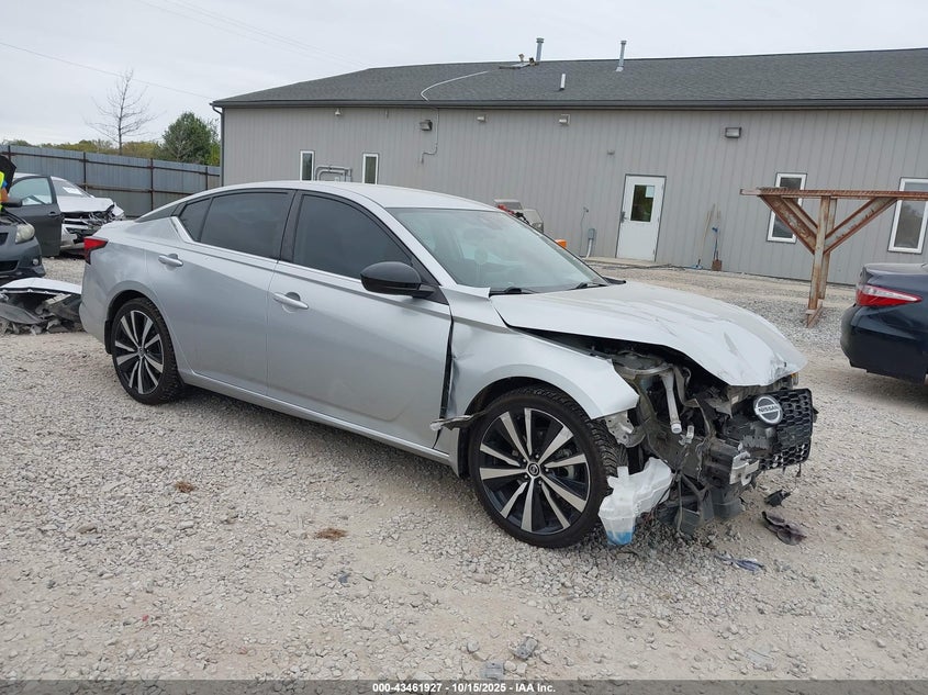 NISSAN ALTIMA SR FWD