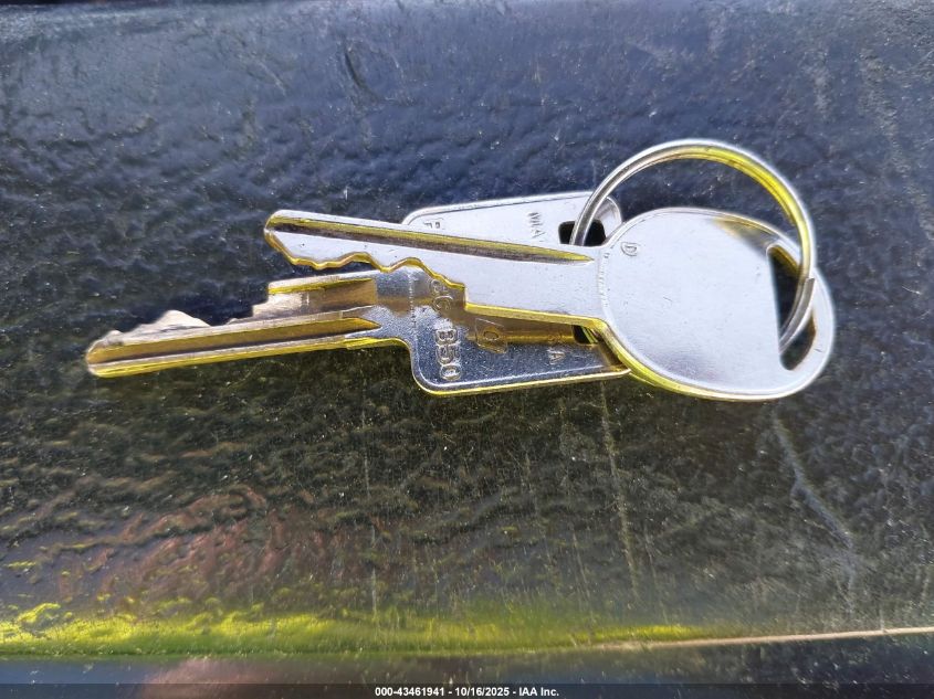 1989 Chevrolet Gmt-400 C1500 VIN: 1GCDC14K8KE108642 Lot: 43461941