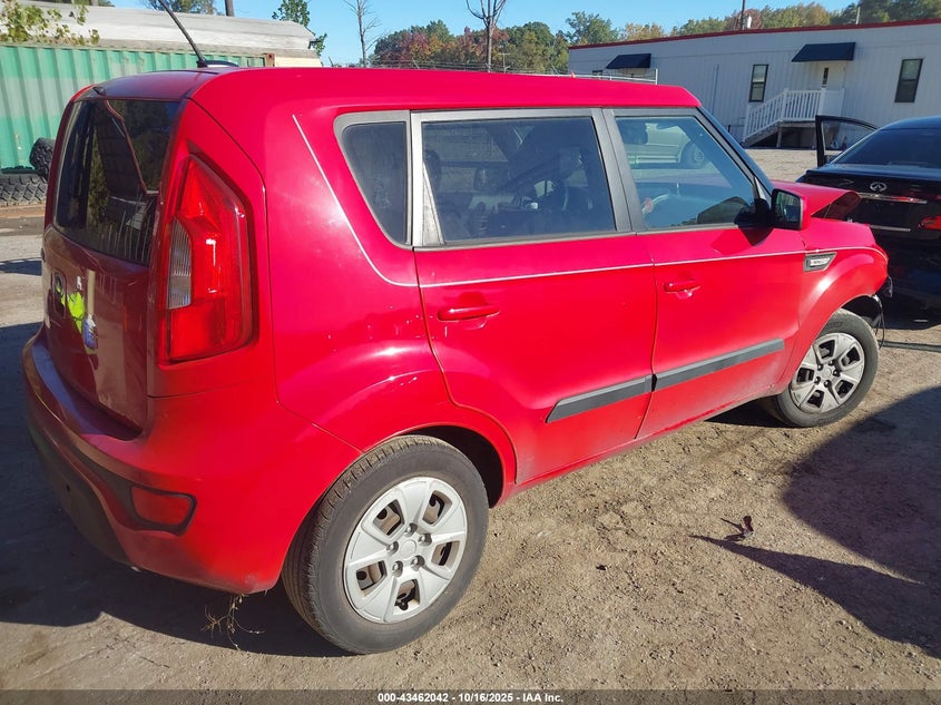 KNDJT2A53D7606617 2013 KIA SOUL photo no. 4