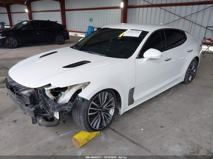 KNAE15LA2K6044258 2019 KIA STINGER photo no. 2