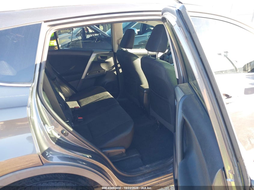 2016 TOYOTA RAV4 auction photo 8