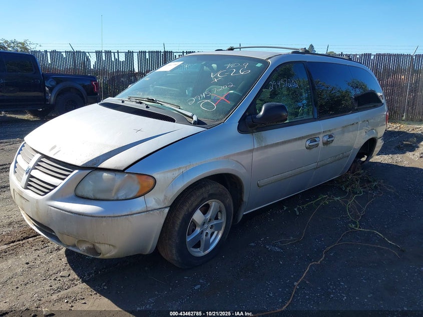 2005 Dodge Grand Caravan Sxt silver van gasoline 2D8GP44L65R112015 photo #3