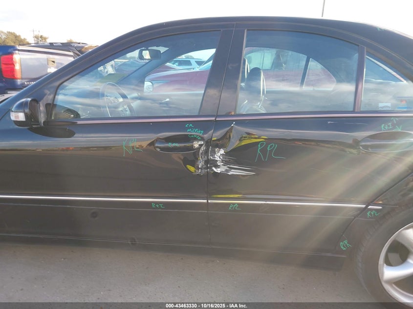 2004 Mercedes-Benz C 230 Kompressor Sport/Sport VIN: WDBRF40J34F552972 Lot: 43463330