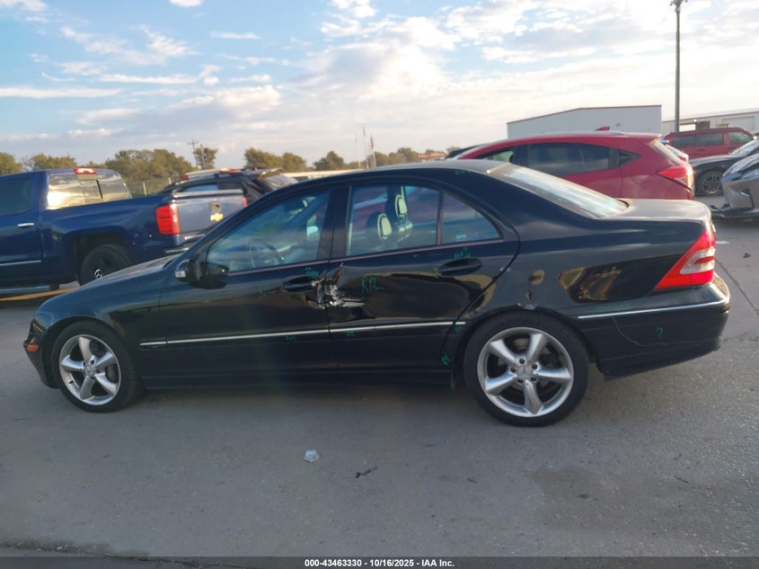 2004 Mercedes-Benz C 230 Kompressor Sport/Sport VIN: WDBRF40J34F552972 Lot: 43463330