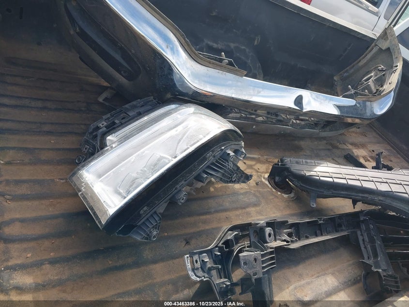 2019 Ram 3500 Longhorn 4X4 8' Box VIN: 3C63RRKL9KG542928 Lot: 43463386