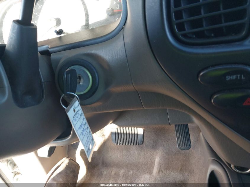 2005 Toyota Tundra Sr5 V8 VIN: 5TBBT44125S468982 Lot: 43463392