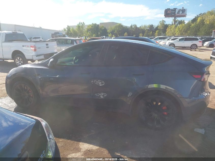 2024 Tesla Model Y Long Range Dual Motor All-Wheel Drive VIN: 7SAYGDEE0RA215113 Lot: 43463449