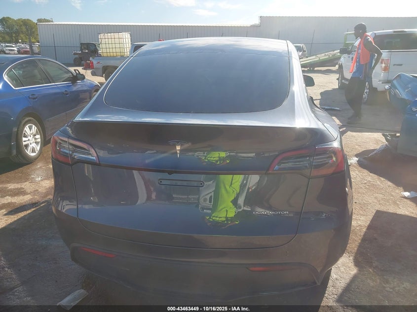 2024 Tesla Model Y Long Range Dual Motor All-Wheel Drive VIN: 7SAYGDEE0RA215113 Lot: 43463449