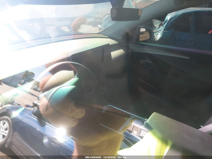 2024 Tesla Model Y Long Range Dual Motor All-Wheel Drive VIN: 7SAYGDEE0RA215113 Lot: 43463449