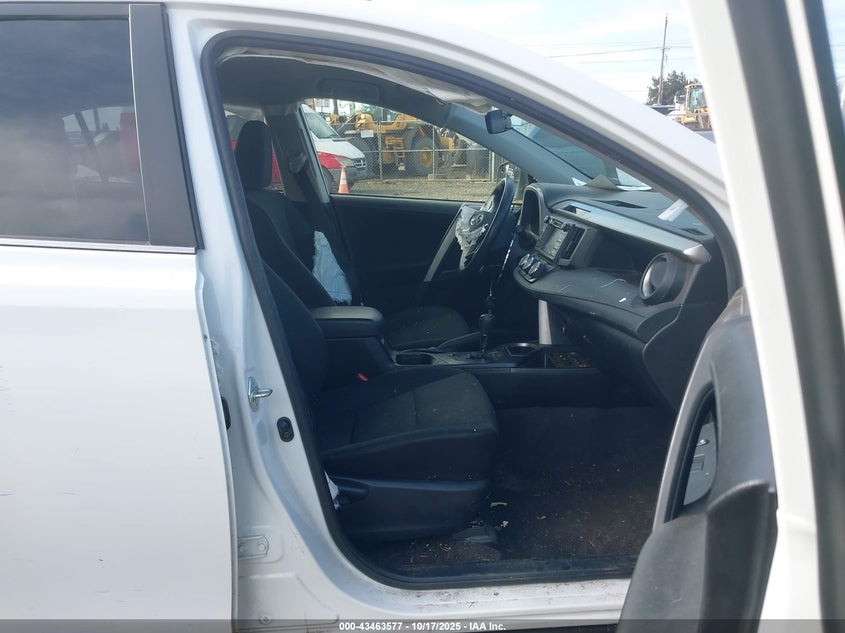 2016 TOYOTA RAV4 LE JTMBFREV9GJ069872