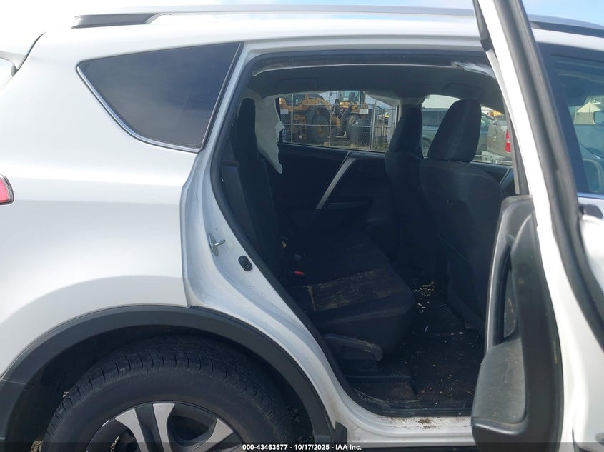 2016 TOYOTA RAV4 LE JTMBFREV9GJ069872