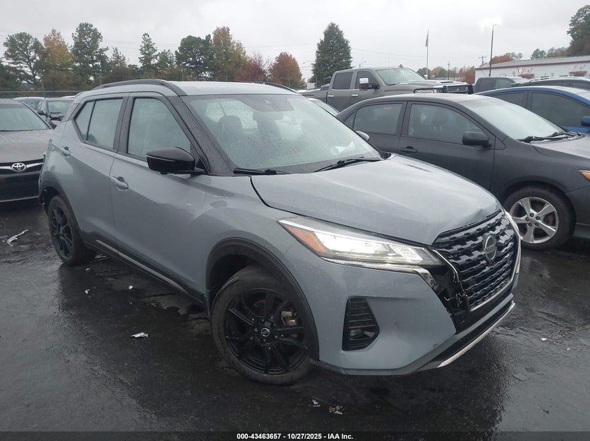 NISSAN KICKS SR XTRONIC CVT