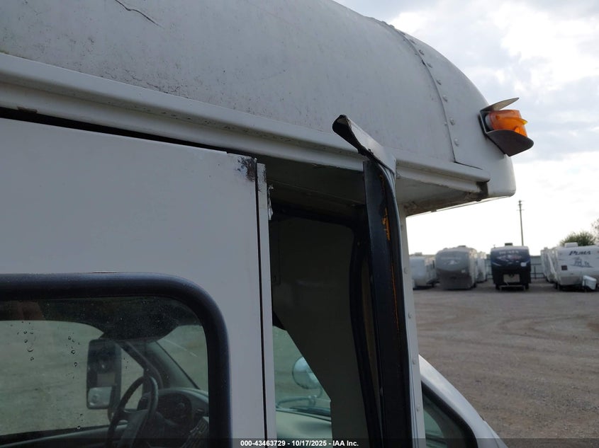 1GBHG31R4Y1141743 2000 CHEVROLET  photo no. 21