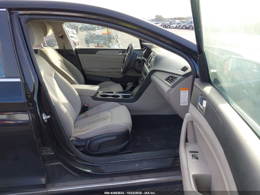 2016 HYUNDAI SONATA HYBRID SE KMHE24L17GA024341