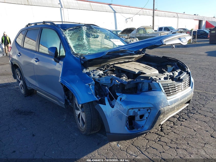 SUBARU FORESTER PREMIUM